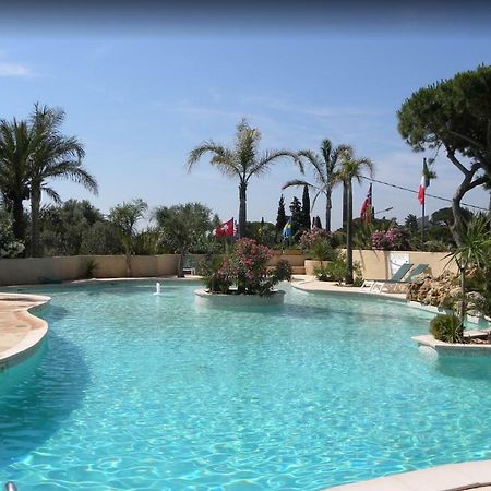 Mobile Home In Frejus, South Of France Εξωτερικό φωτογραφία